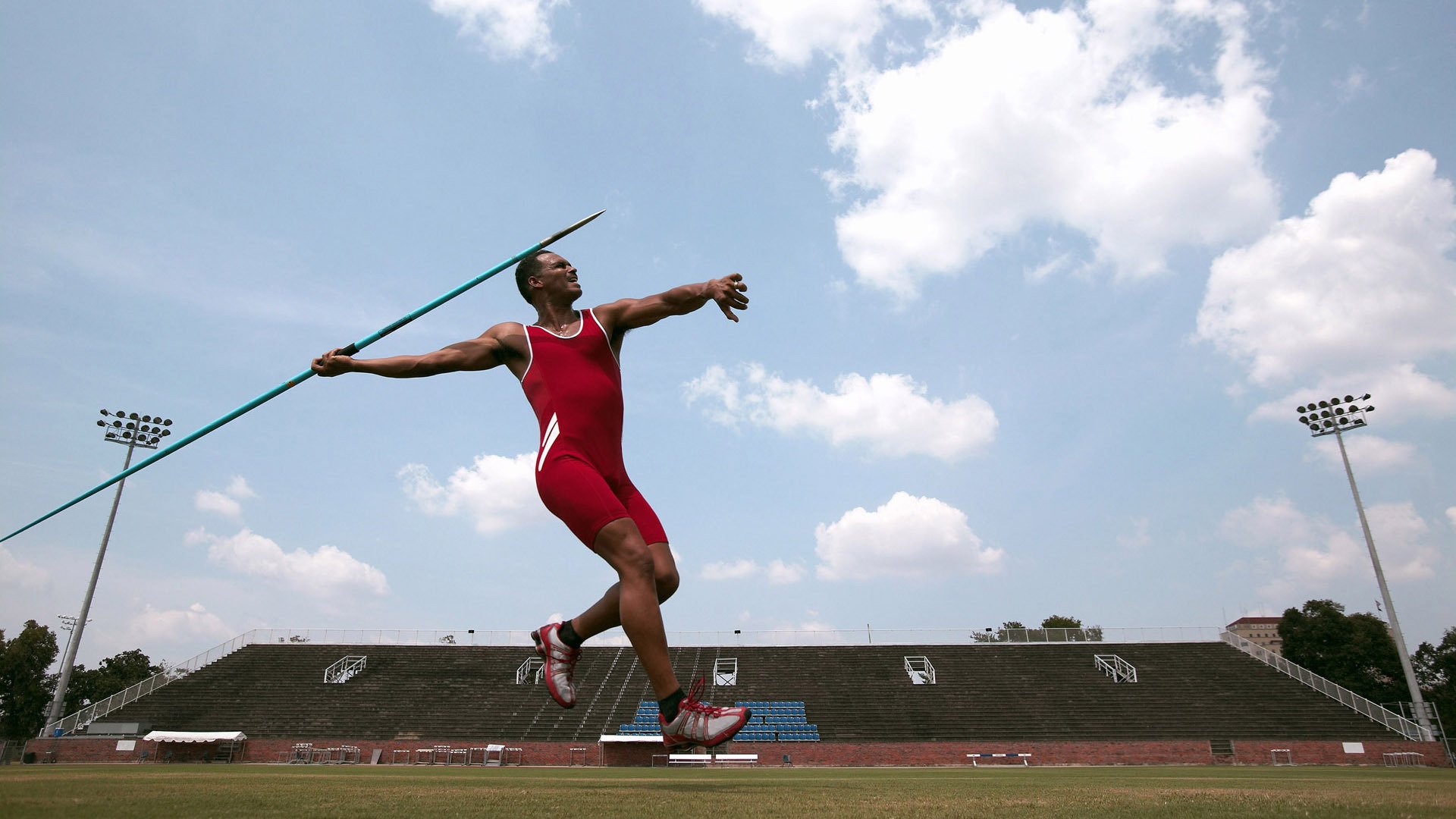 智利神锋梅开二度,帮助球队夺冠,智利名宿梅西